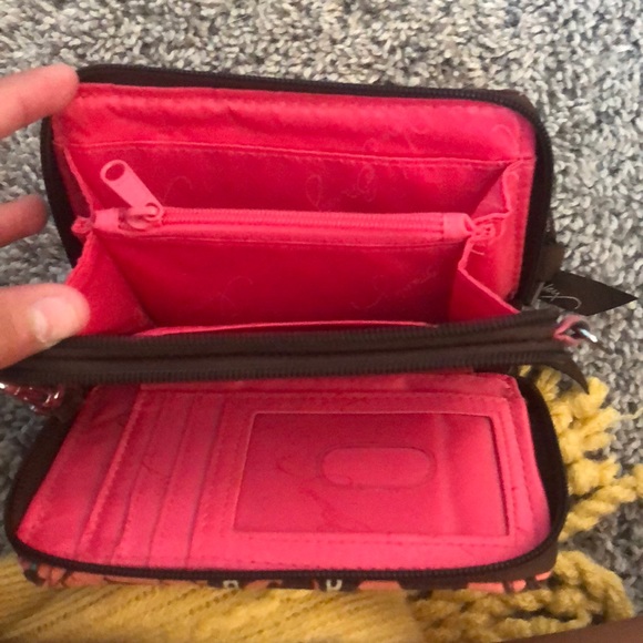 Vera Bradley wallet only used about a few times - Picture 2 of 2